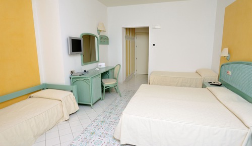 Habitación cuádruple clásica, vistas al mar