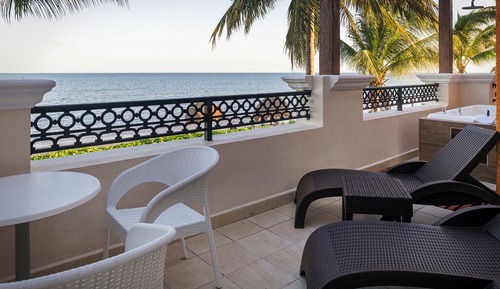 Privilege Honeymoon Suite