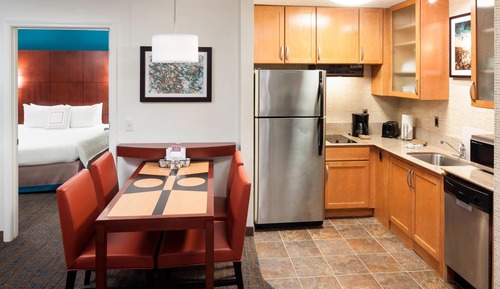 Suite, 2 habitaciones (Mobility/Hearing Access, Roll-In Shwr)