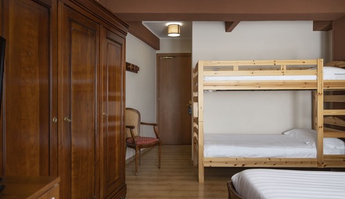 Habitación cuádruple estándar