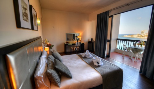 1 cama doble o 2 individuales, vistas al mar