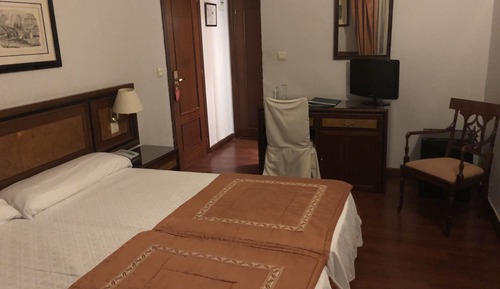 Habitación económica doble, vistas al patio
