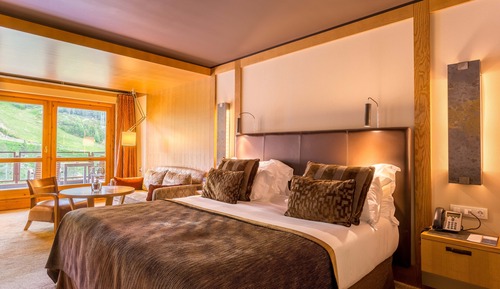 Junior Suite Deluxe Triple and Spa with view to the slopes.(Capacity 3)