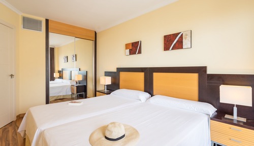 Apartamento, 2 habitaciones, balcón