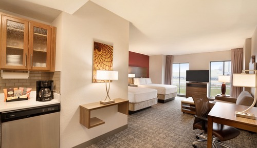 Suite estudio, 2 camas de matrimonio, cocina, vistas a la ciudad