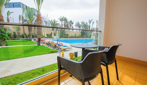 Habitación de lujo con 2 camas individuales, vistas a la piscina