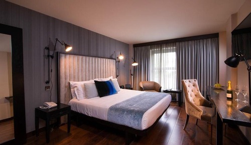 Suite familiar