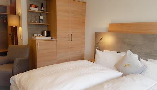 Comfort-room, balcony (small)