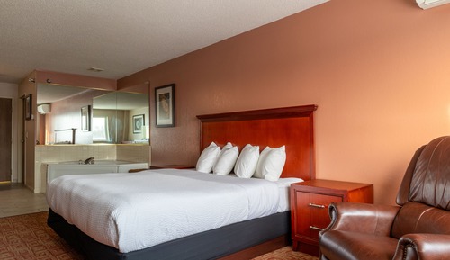 Habitación superior, 1 cama de matrimonio grande (King Bed Whirlpool Suite)