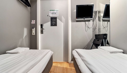 Habitación económica, 2 camas individuales, no fumadores, sin ventanas (No Bathroom)