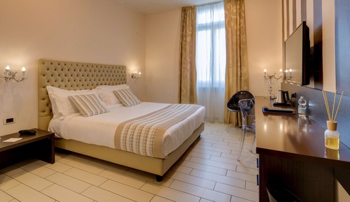 Habitación superior, 1 cama de matrimonio, no fumadores