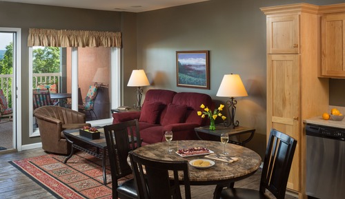 Suite, bañera de hidromasaje, vistas al río