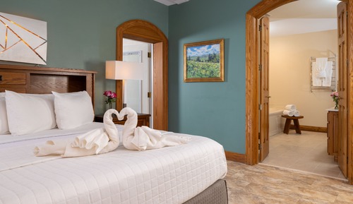 Suite, bañera de hidromasaje, vistas al viñedo