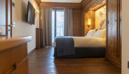 Habitación clásica doble (with SPA access)