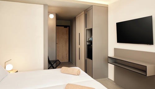 Habitación triple estándar, balcón