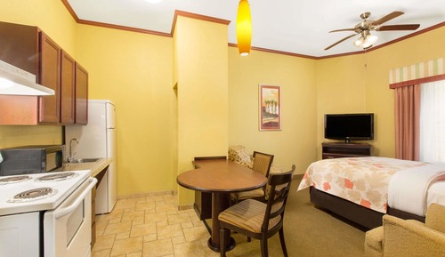 Habitación, 2 camas de matrimonio, accesible para personas con discapacidad
