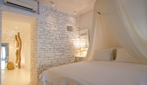 Suite junior, vistas parciales al mar