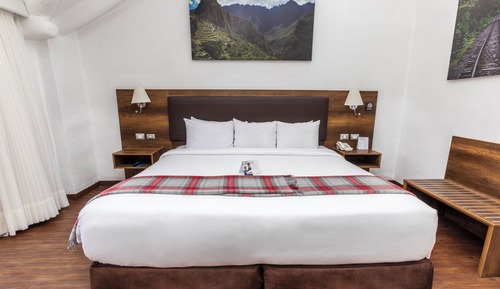 Habitación superior, 1 cama de matrimonio grande, vistas al jardín