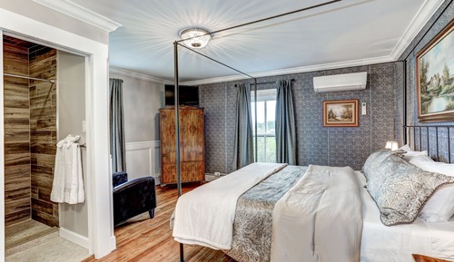 Overlook Room