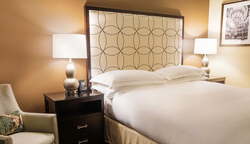 1 cama de matrimonio grande, accesible para personas con discapacidad, vistas a la ciudad