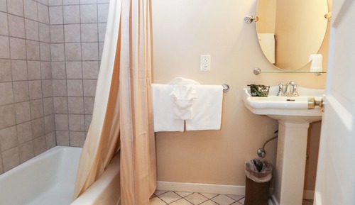 Habitación, no fumadores, baño privado (King Room)