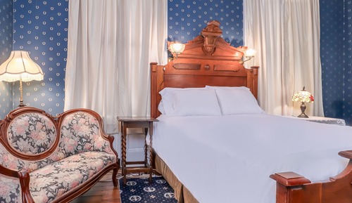 Habitación (Edwards Room)