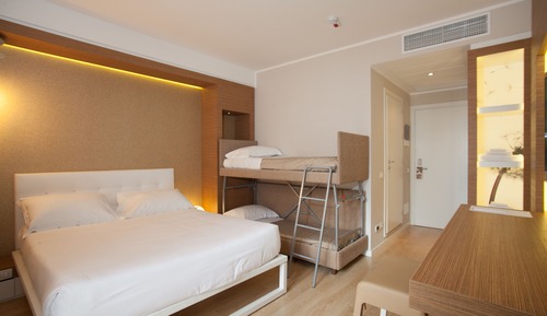 Habitación cuádruple Confort, balcón