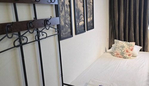 Habitación triple Deluxe (with Shower)