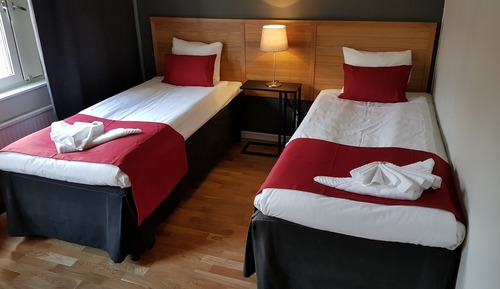 Habitación con 2 camas individuales