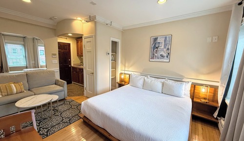 Estudio superior, 1 cama de matrimonio grande con sofá cama, cocina