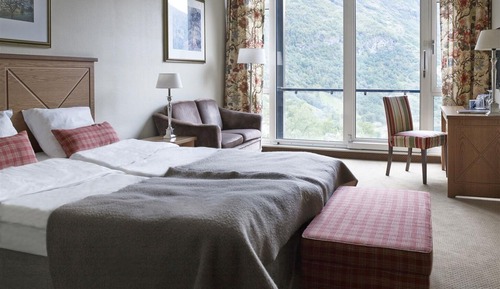 Habitación doble (with fjord view)
