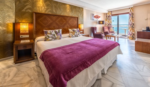 Junior Suite Familiar, Vista mar con balcón para 2 adultos y 2 niños
