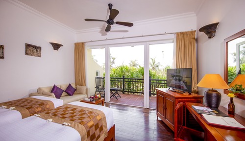 Habitación superior con 1 cama doble o 2 individuales, vistas al río