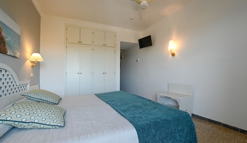 Habitación estándar doble, vistas parciales al mar
