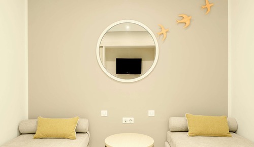 Habitación familiar, vistas al jardín (Superior | 3 adults & 1 children)