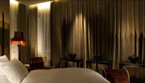 Suite junior, 1 cama de matrimonio, vistas al canal, en esquina (Grand Canal n.10)