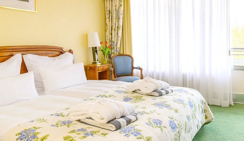 Habitación romántica, vistas al parque