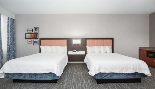 Two Queen Accessible Room with Tub (Mobility and Hearing)
