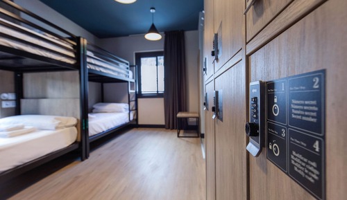 Dormitorio compartido, dormitorio mixto (1 bed in a shared room for 6 persons)