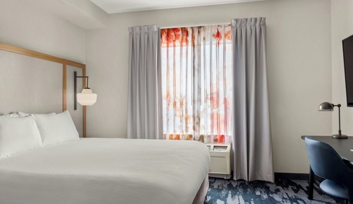 Estudio, 1 cama de matrimonio grande con sofá cama