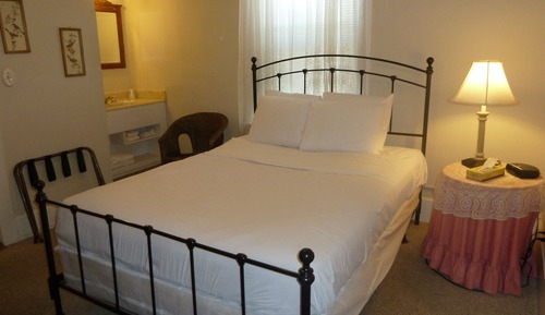 Habitación básica, 1 cama de matrimonio, no fumadores, baño compartido