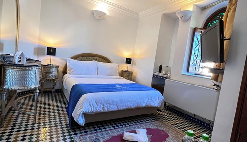 Habitación estándar doble, baño privado, vistas a la ciudad (Orientale 2)