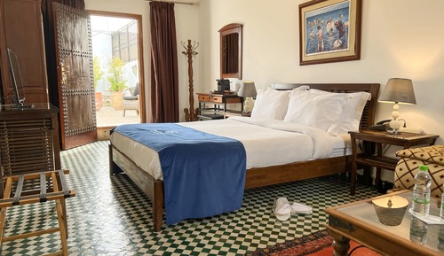 Suite, baño privado (Nour)