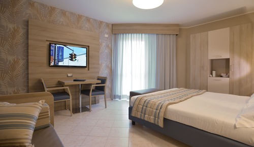 Habitación cuádruple, balcón