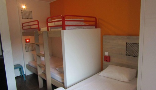 Habitación triple, 3 camas individuales, baño privado (Cabrio)