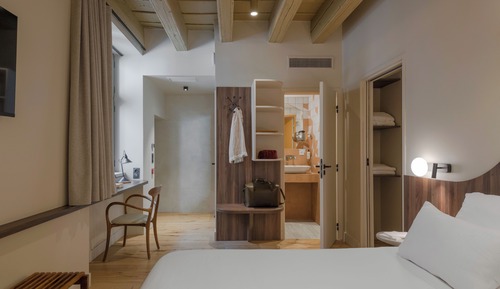 Suite familiar, 1 cama de matrimonio grande con sofá cama, 2 baños
