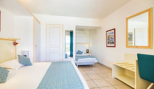 Habitación triple estándar, terraza (Garden View)