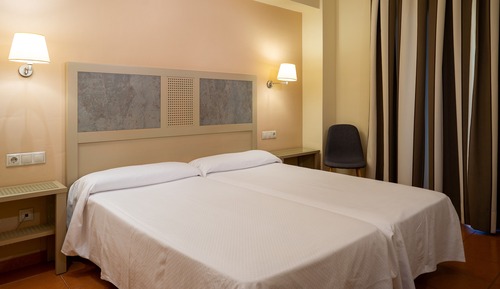 Habitación clásica, balcón (2 Adults)