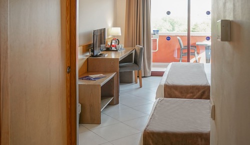Habitación triple (2 adultos + 1 niño)