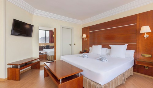 Habitación cuádruple, vistas al mar